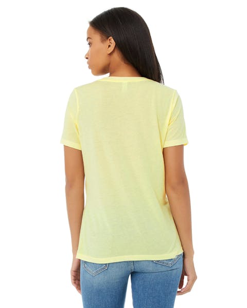 Bella + Canvas 6405 Playera relajada con cuello en V para mujer