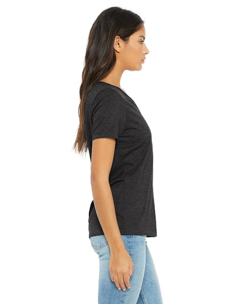 Bella + Canvas 6405 Playera relajada con cuello en V para mujer