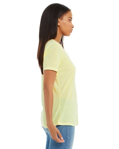 Bella + Canvas 6405 Playera relajada con cuello en V para mujer