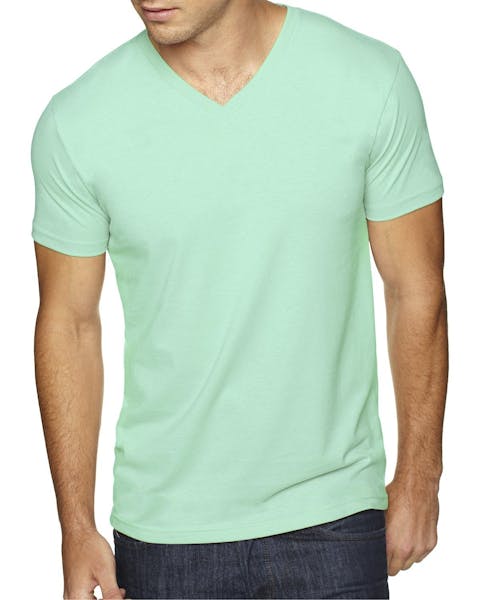 Next Level 6440 Camiseta de cuello en V de ante para hombre