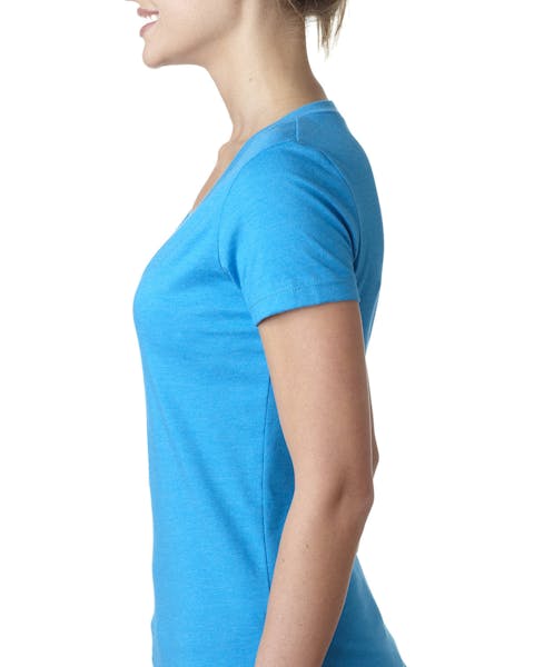 Next Level 6640 Camiseta CVC de cuello en V profundo para mujer