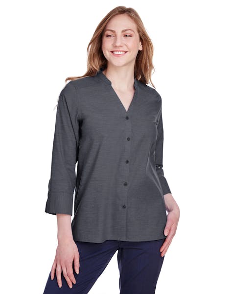 Devon &amp; Jones DG562W Blusa de manga 3/4 de cambray pinpoint elástico de la colección Crown para mujer