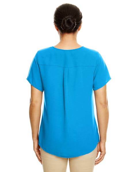 Devon &amp; Jones DP612W Blusa de crepé de manga corta con ajuste perfecto para mujer