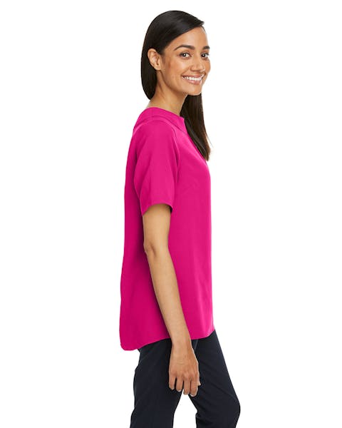 Devon &amp; Jones DP613W Blusa de cuello barco de ajuste perfecto para mujer